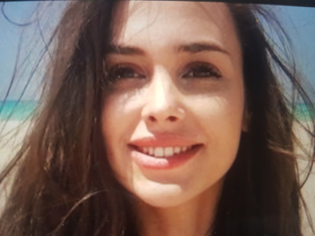 Geçici Kızlık Zarı Dikimi