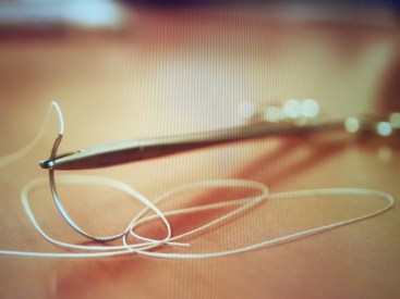 Kızlık zarı dikimi dikişler